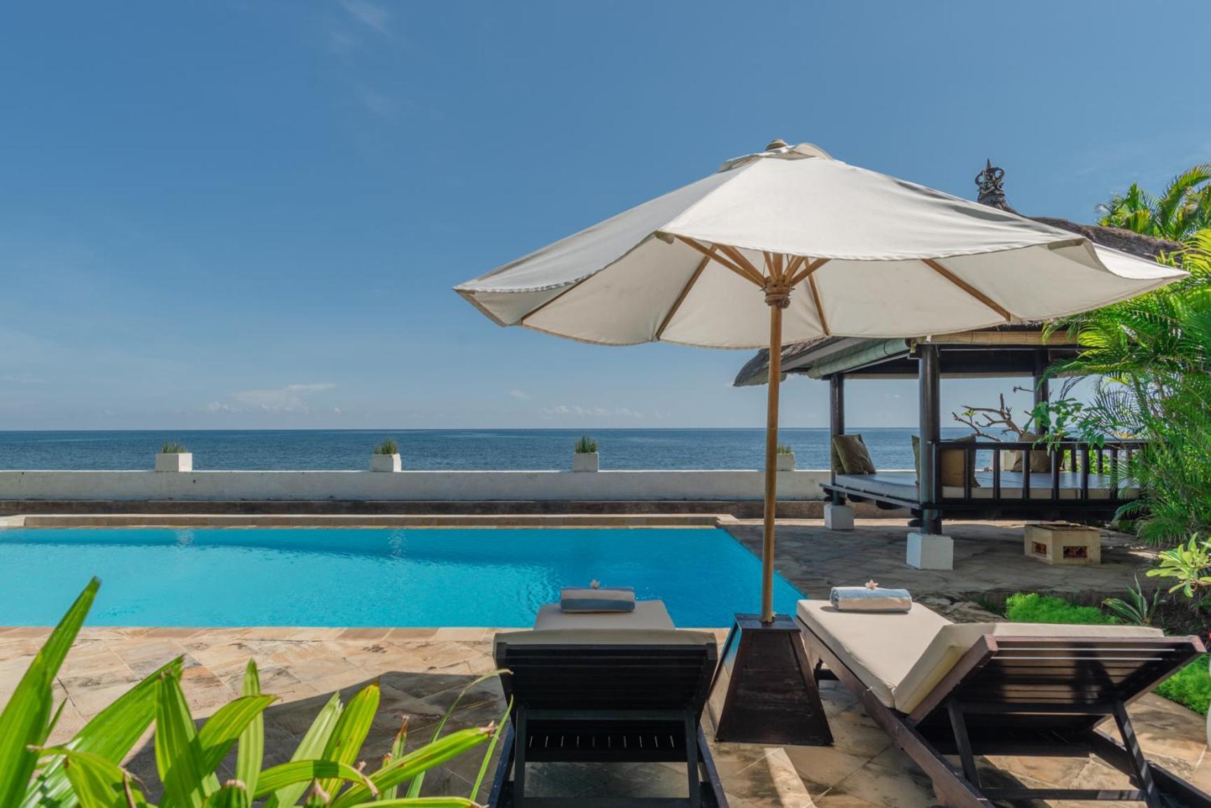 Gorgeous Beachfront Villa Lovina Banjar  Buitenkant foto