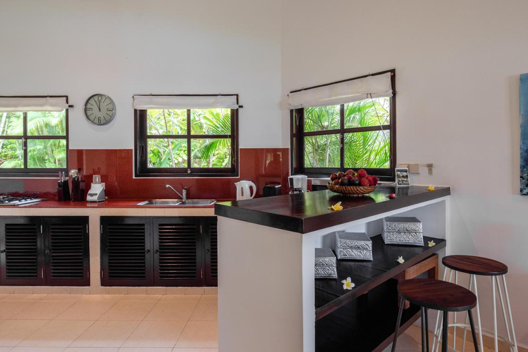 Gorgeous Beachfront Villa Lovina Banjar  Buitenkant foto