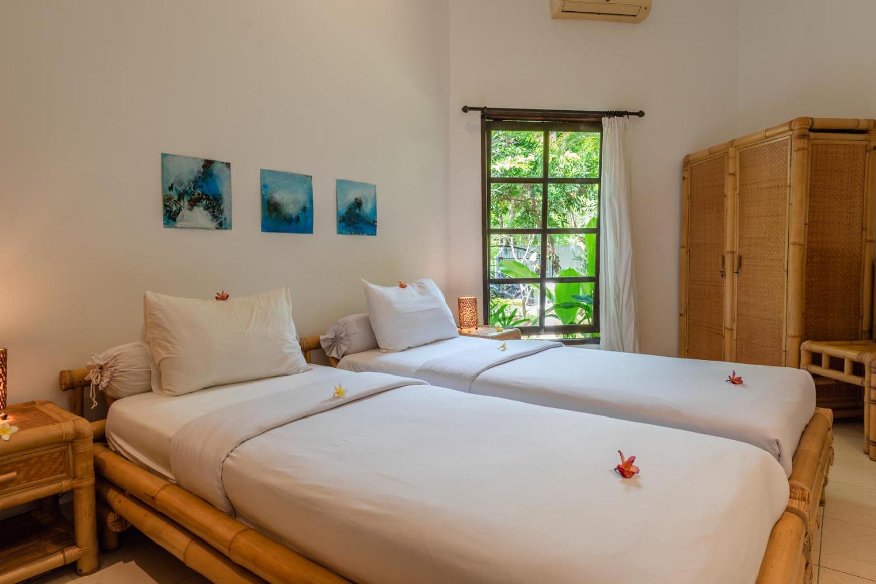 Gorgeous Beachfront Villa Lovina Banjar  Buitenkant foto