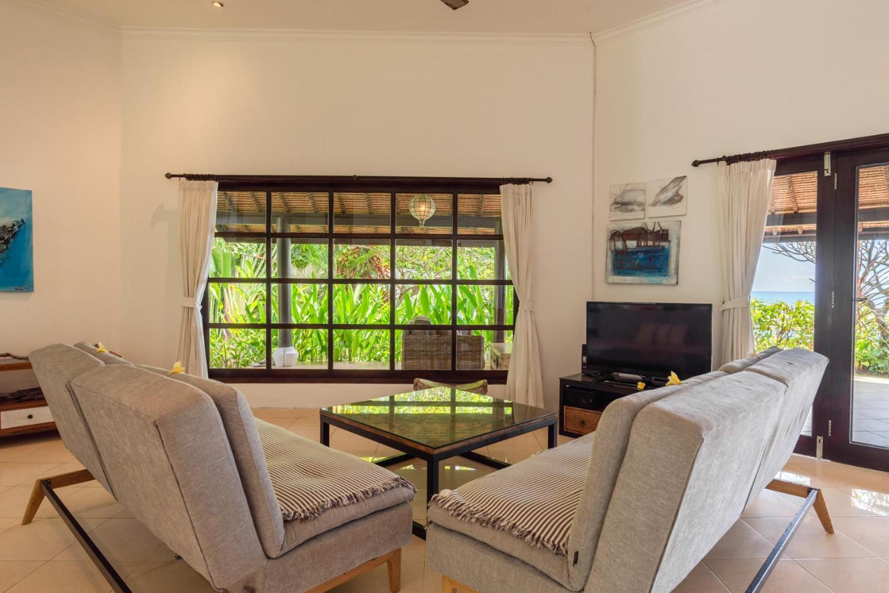 Gorgeous Beachfront Villa Lovina Banjar  Buitenkant foto