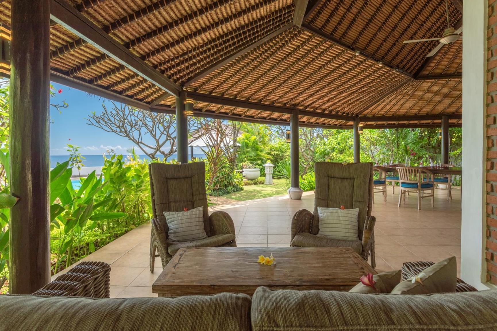 Gorgeous Beachfront Villa Lovina Banjar  Buitenkant foto