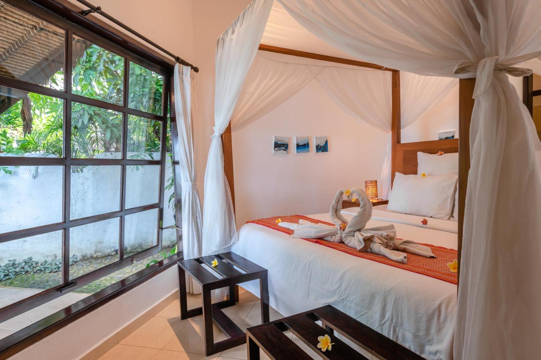 Gorgeous Beachfront Villa Lovina Banjar  Buitenkant foto