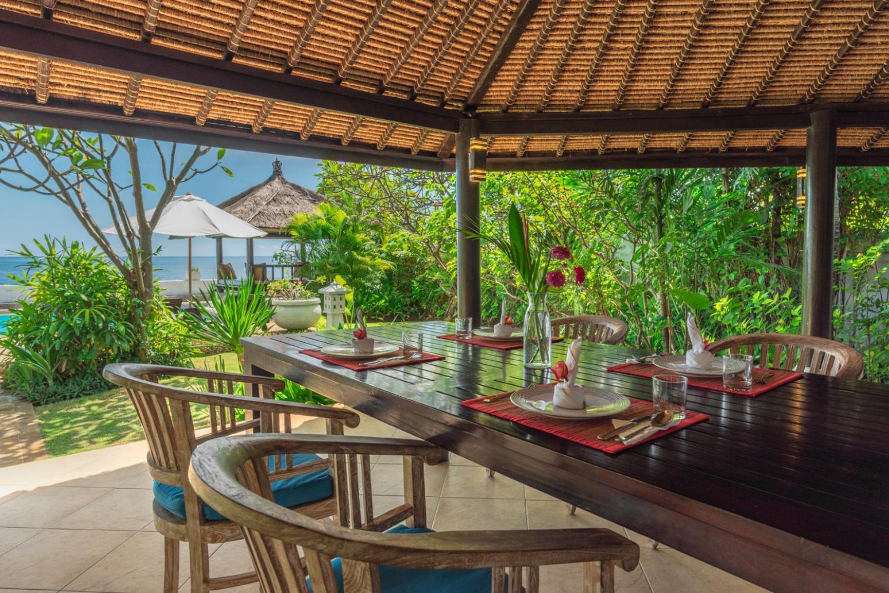 Gorgeous Beachfront Villa Lovina Banjar  Buitenkant foto