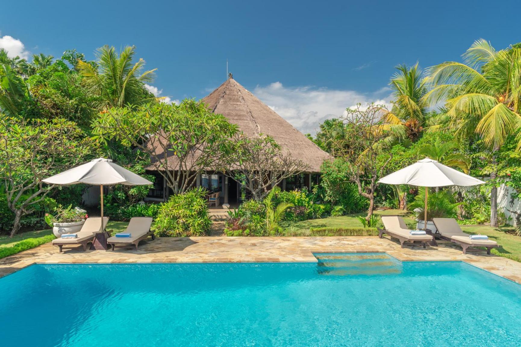 Gorgeous Beachfront Villa Lovina Banjar  Buitenkant foto