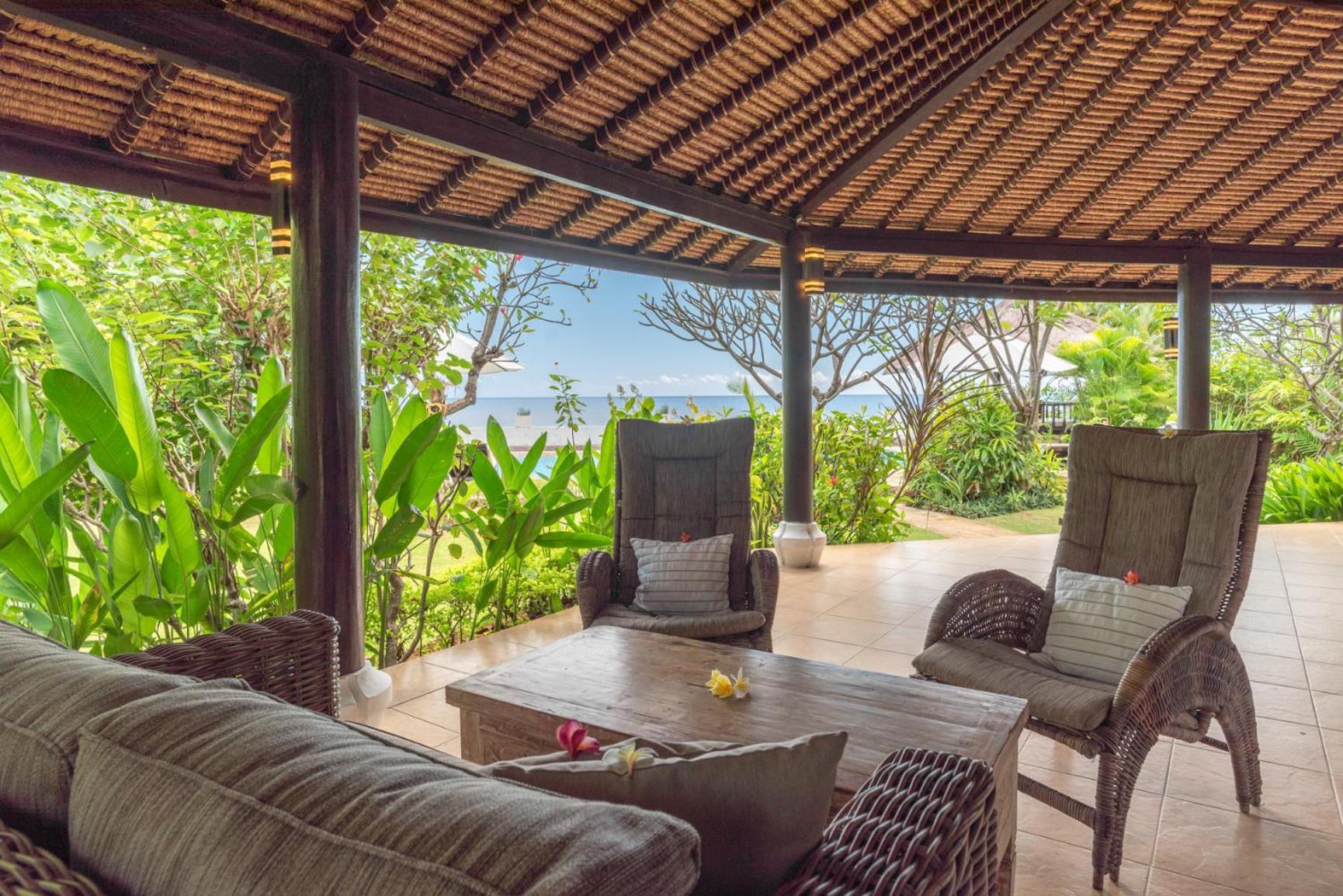 Gorgeous Beachfront Villa Lovina Banjar  Buitenkant foto